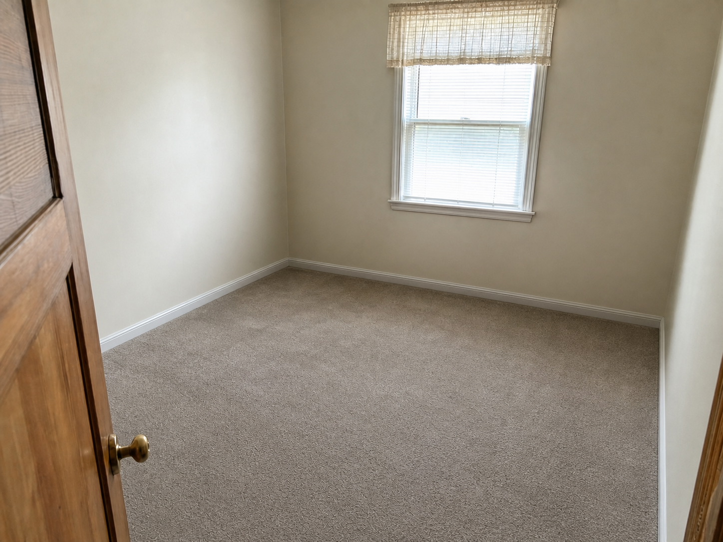 Same room empty and clean after estate cleanout